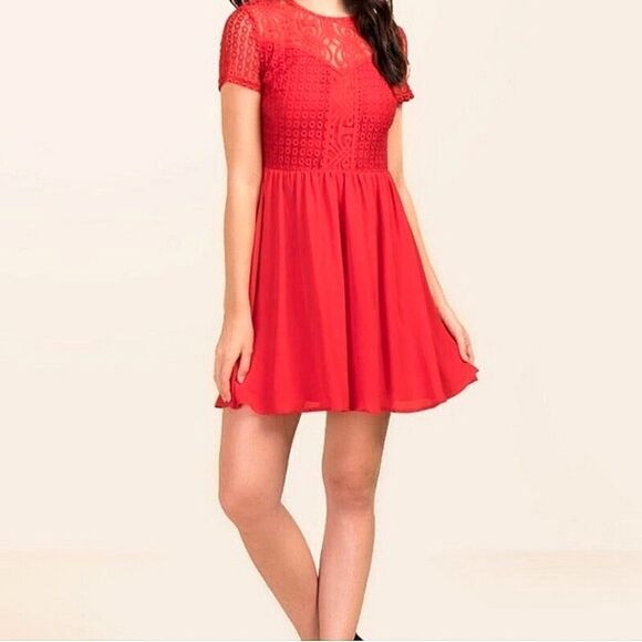 Francesca's red lace short sleeve dress - Picture 1 of 13